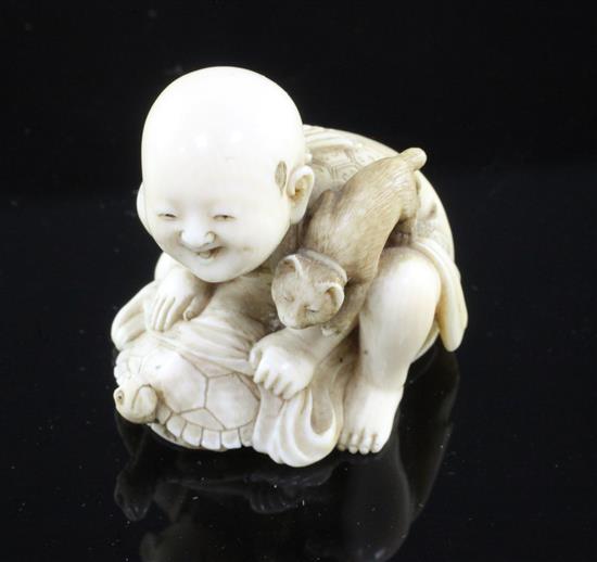 A good Japanese ivory netsuke, signed Seiko, Meiji period height 4cm